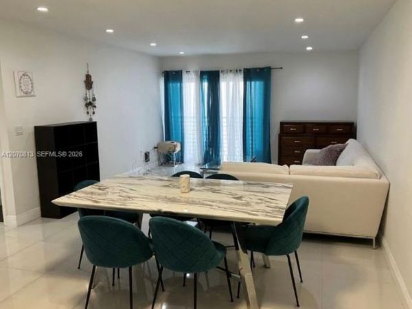 4060 N Hills Dr, Unit 31, Hollywood, FL 33021