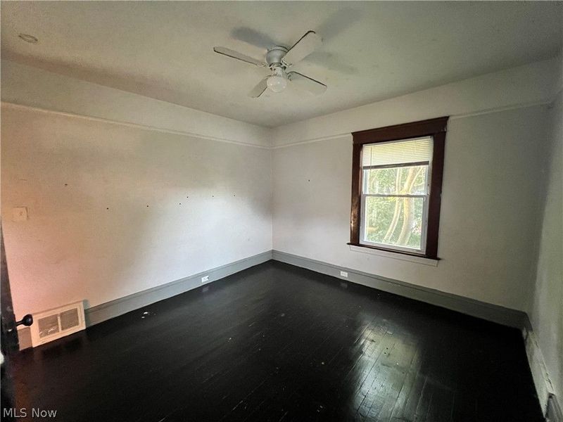 1910 Mayview Avenue, Cleveland, OH 44109 Photo 25