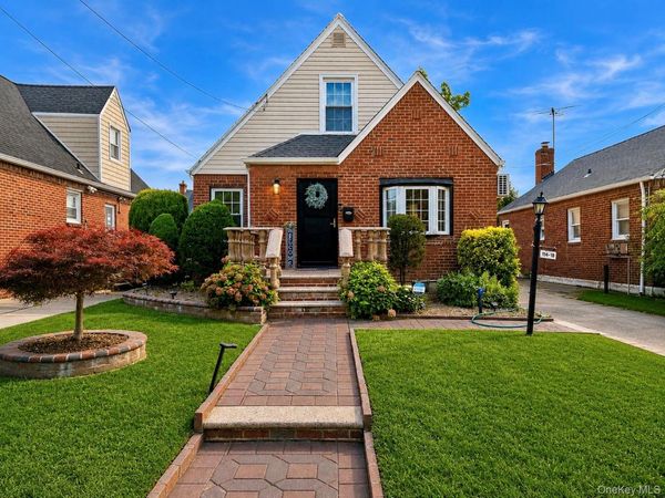 11418 238th Street , Elmont, NY 11003