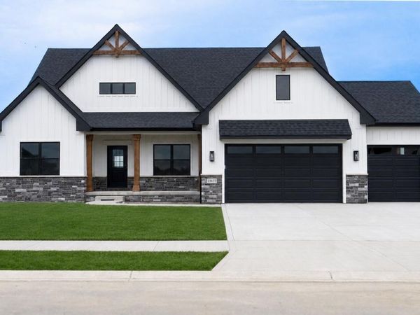 449 Meadow Brooke Lane , Dyer, IN 46311