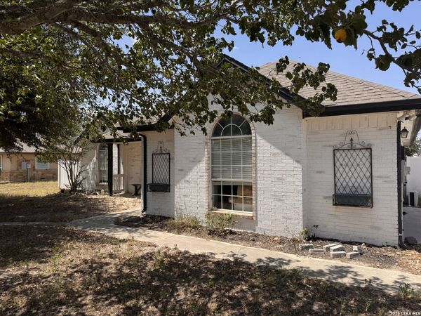 107 MUIRFIELD ST, La Vernia, TX 78121