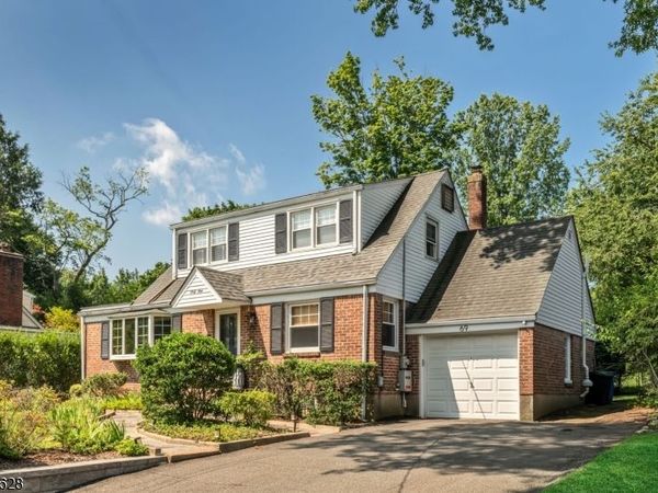69 7Th St, Cresskill, NJ 07626