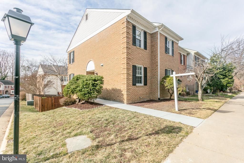 6072 Crown Royal Circle, Alexandria, VA 22310 Main Photo