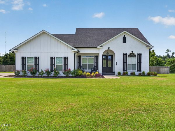 2901 Chase Way , Marianna, FL 32446