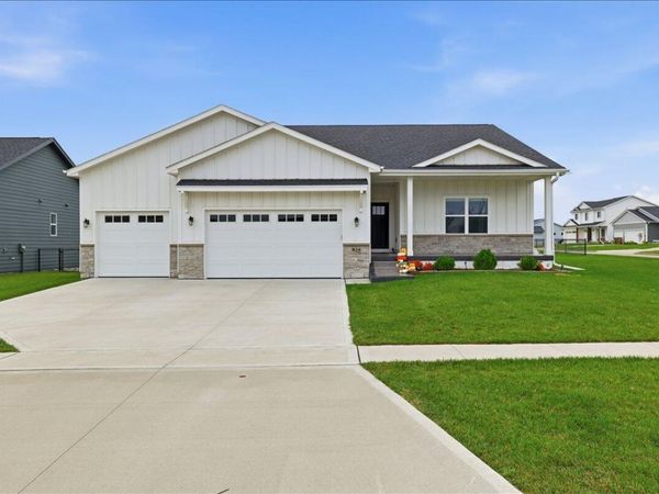 834 33rd Court SW, Altoona, IA 50009