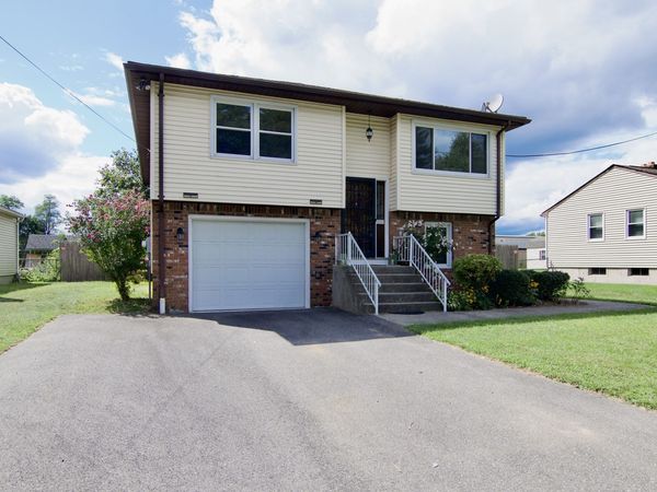 124 Mazarin, Springfield, MA 01151