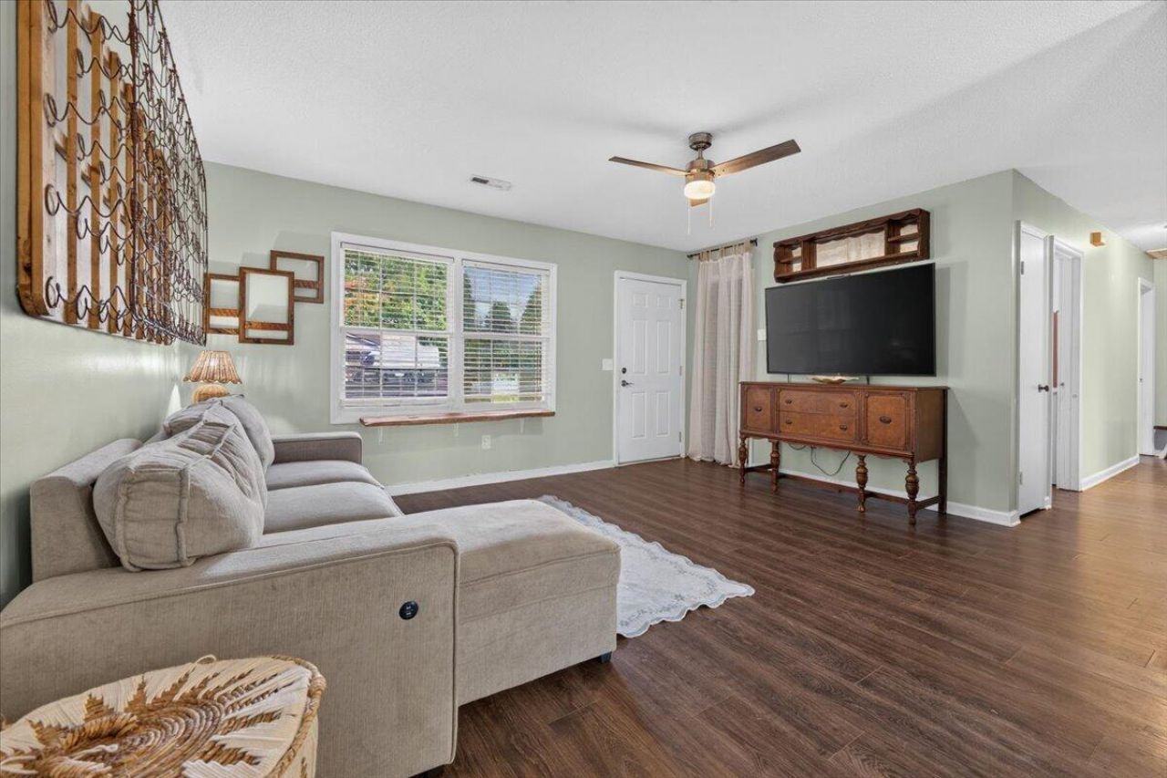 524 Mary Scott Drive Photo 7