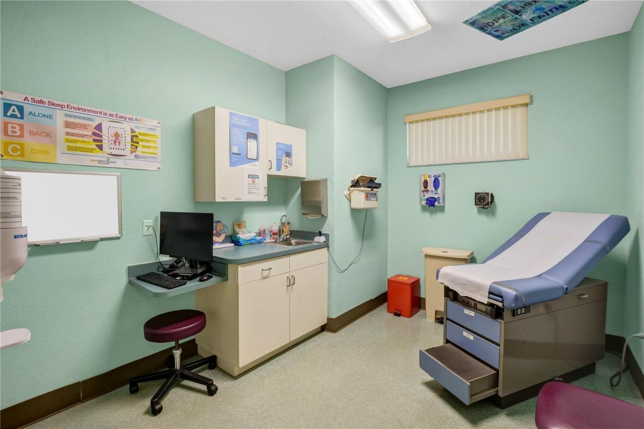 2221 North Boulevard W, Davenport, FL 33837 Photo