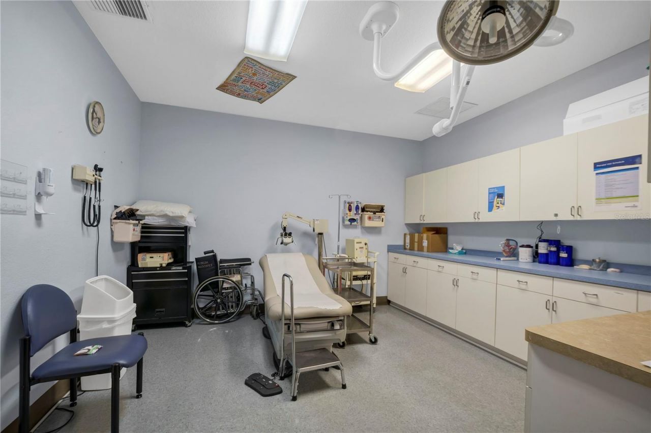 2221 North Boulevard W, Davenport, FL 33837 Photo