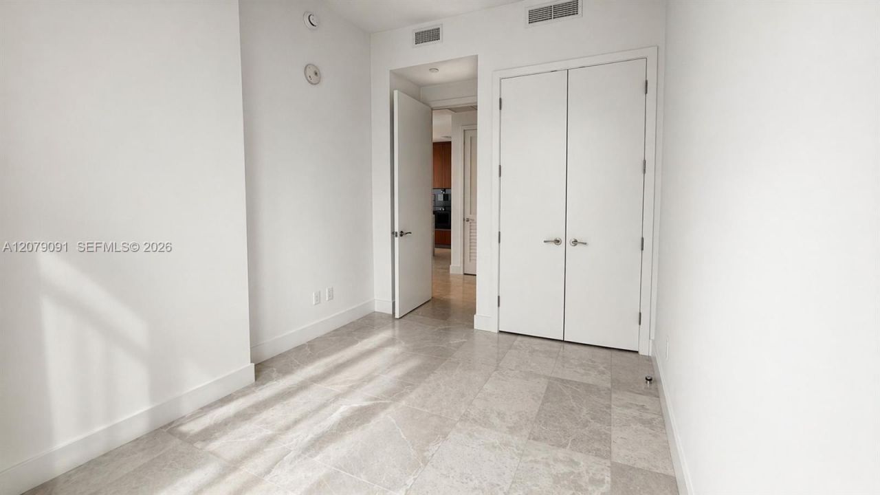 175 SE 25th Rd , Unit 504, Miami, FL 33131 Photo