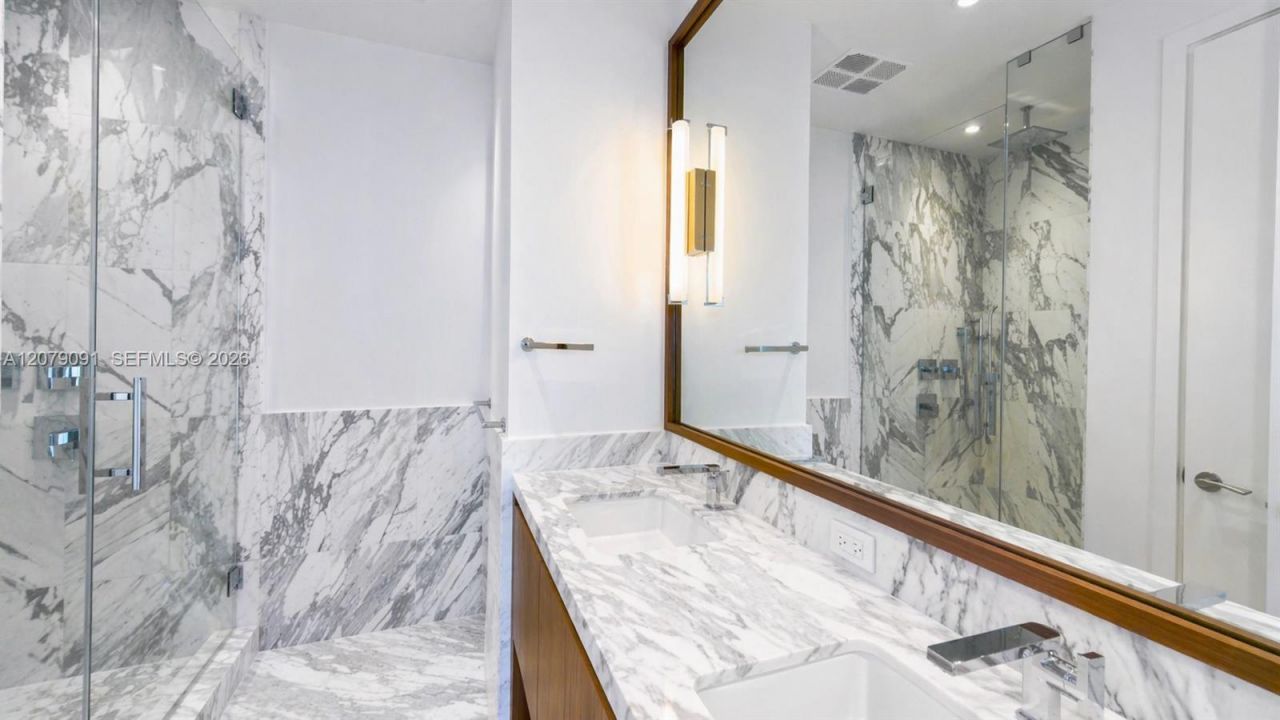 175 SE 25th Rd , Unit 504, Miami, FL 33131 Photo