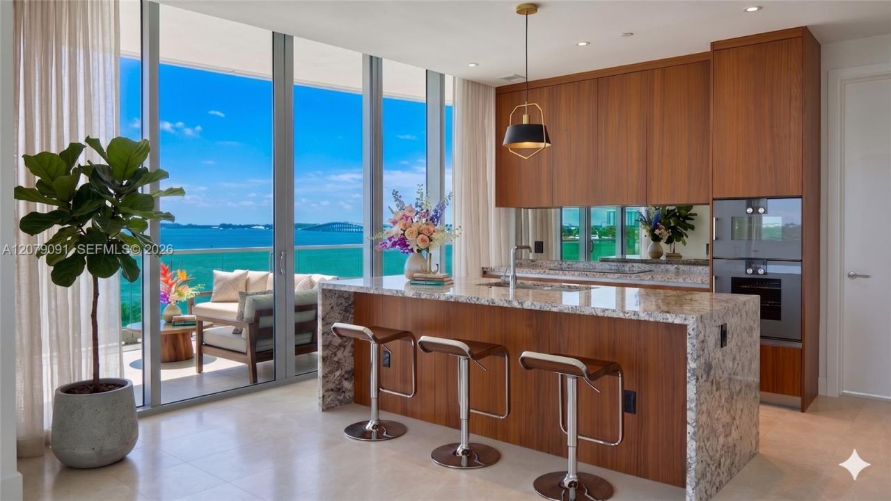 175 SE 25th Rd , Unit 504, Miami, FL 33131 Photo