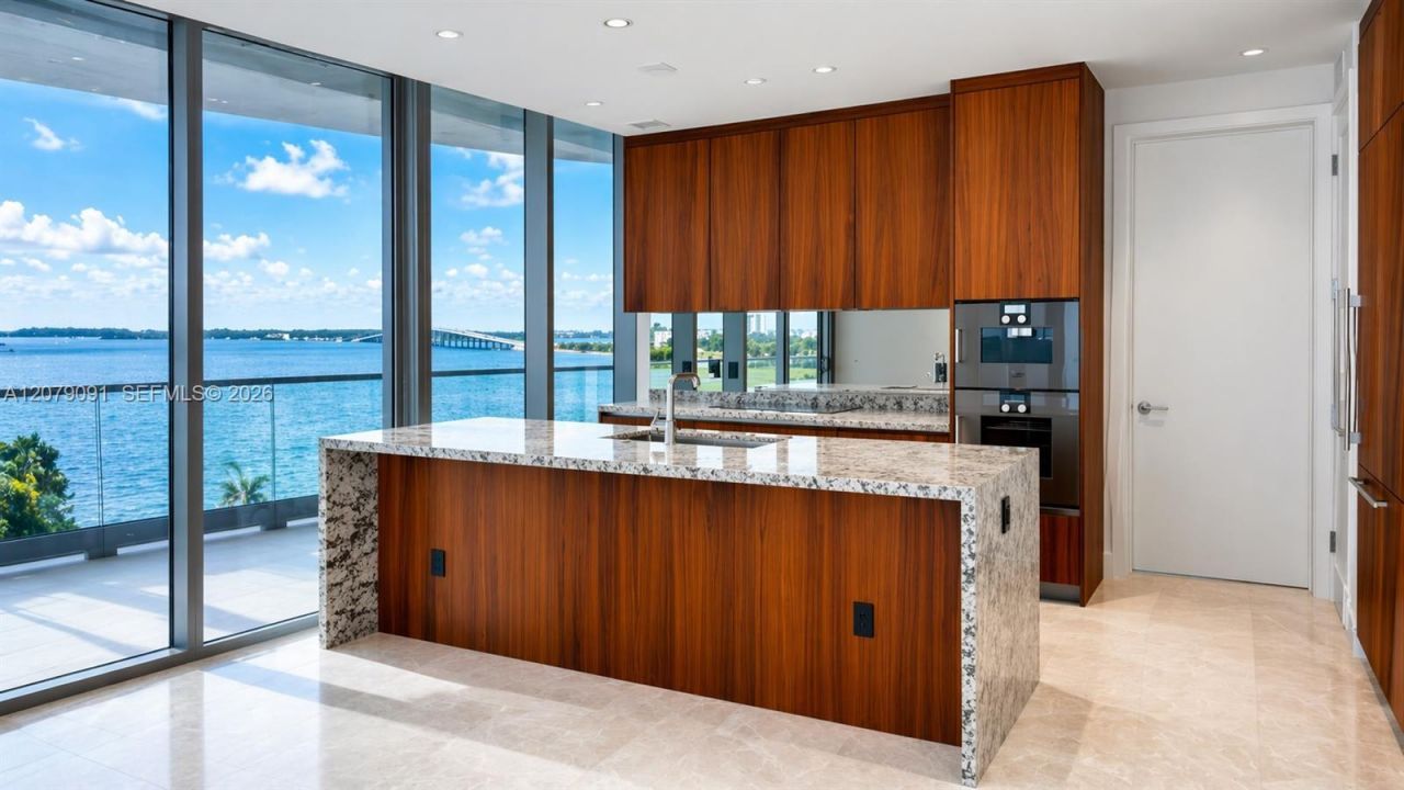 175 SE 25th Rd , Unit 504, Miami, FL 33131 Photo