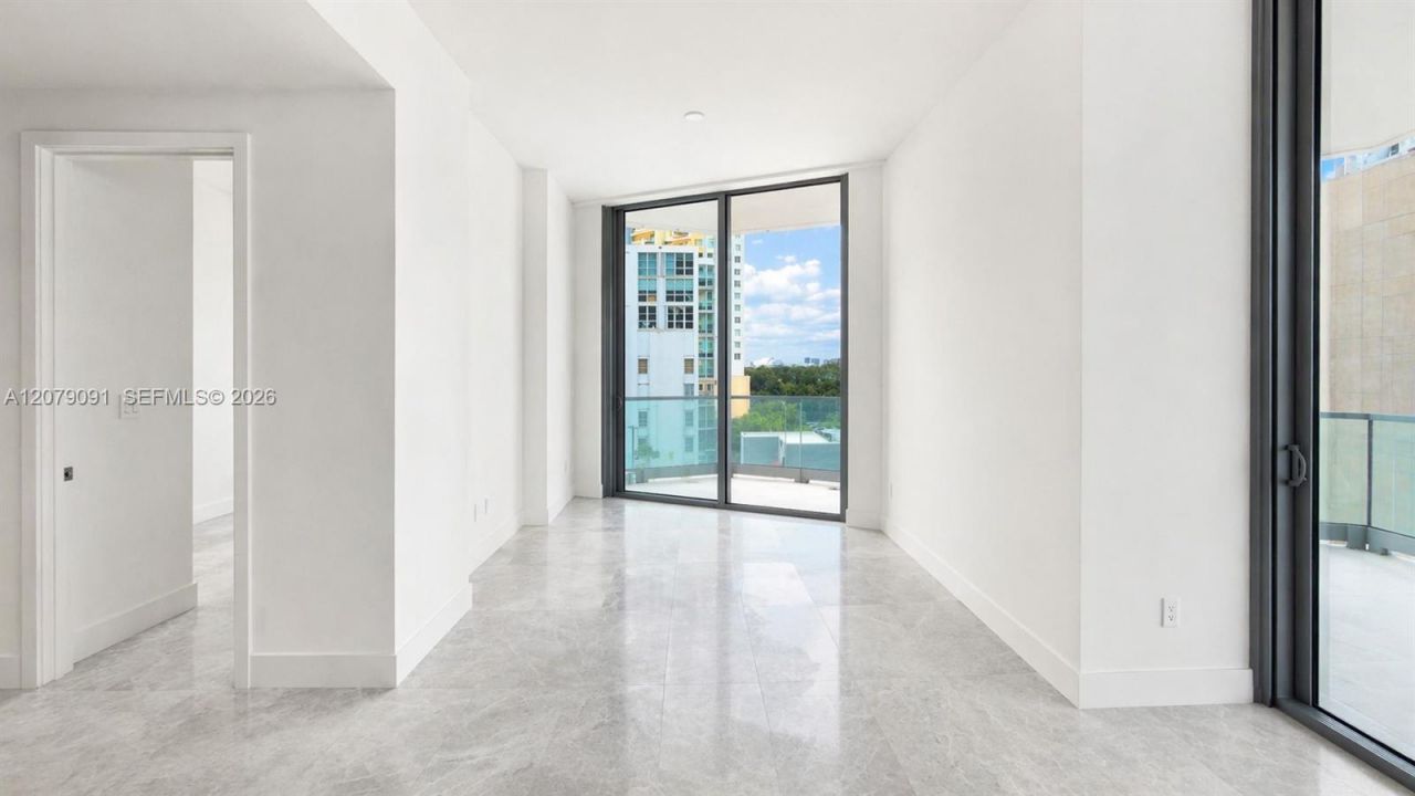 175 SE 25th Rd , Unit 504, Miami, FL 33131 Photo