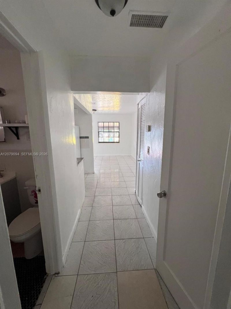 2140 NW 1st Ter , Unit A, Miami, FL 33125 Photo