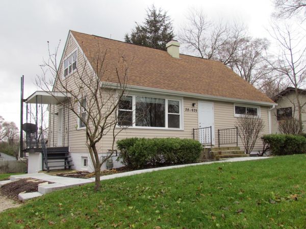 28W625 Lester Street , West Chicago, IL 60185
