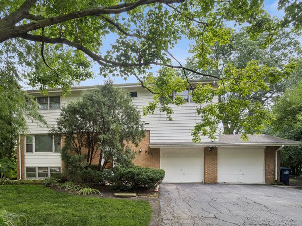 921 Wilmot Road , Deerfield, IL 60015