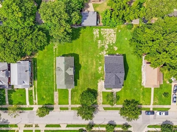3716 Virginia Avenue, Kansas City, MO 64109