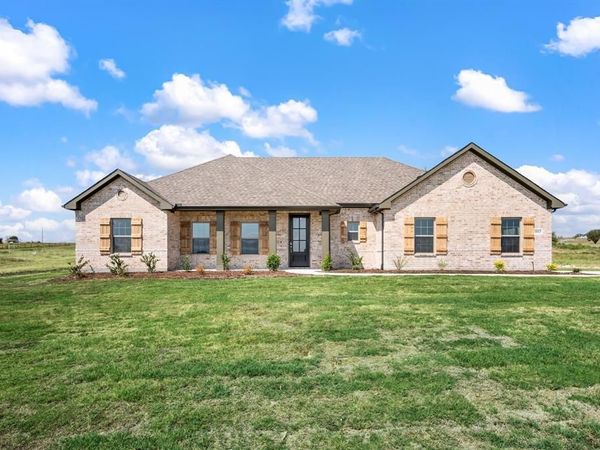 1013 Gatlin Court, Springtown, TX 76082
