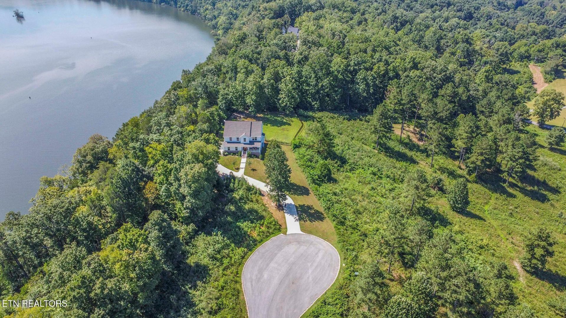 306 Lake Ridge Drive, Loudon, TN 37774 Main Photo