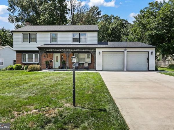 33 GLOVER LANE, WILLINGBORO, NJ 08046