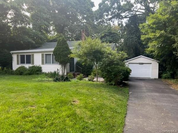 176 N Side Road , Wading River, NY 11792