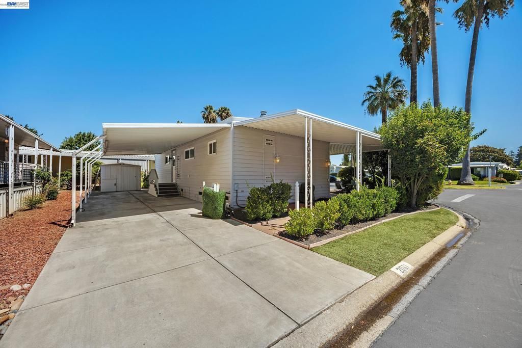 2061 Dalis Drive, Concord, CA 94520 Main Photo