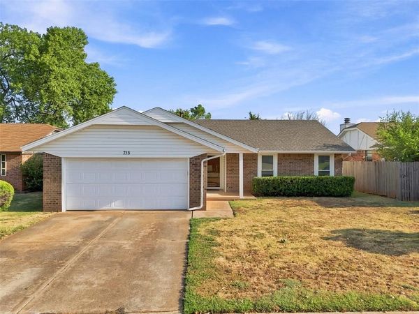 715 W Forest Drive, Mustang, OK 73064