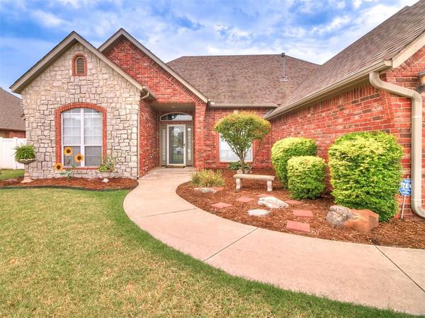 2705 Woodbridge Drive, Shawnee, OK 74804