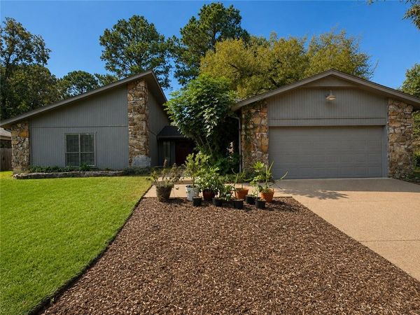 7 Willow Oak Lane , Russellville, AR 72802