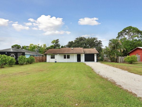 8340 SE CAMELLIA Drive, Hobe Sound, FL 33455