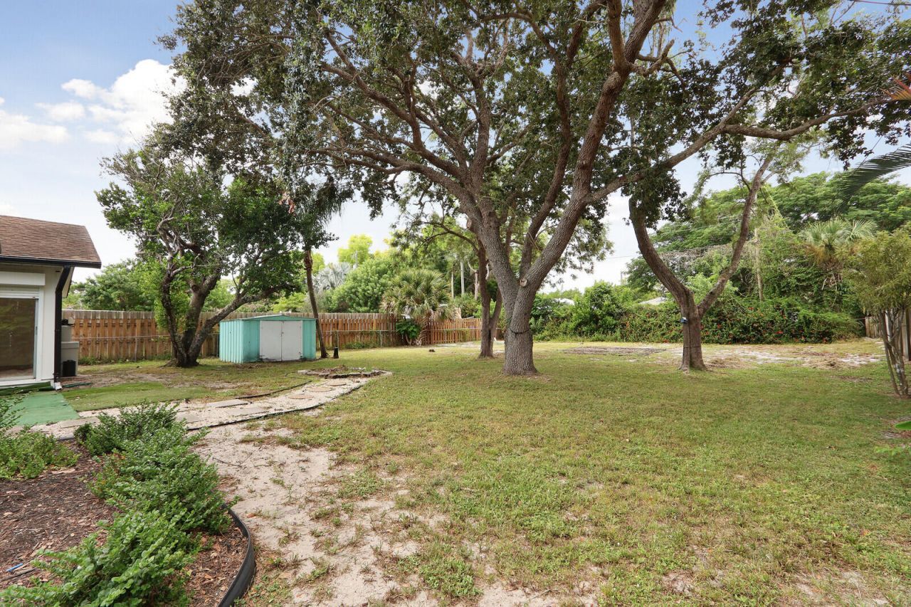 8340 SE Camellia Drive, Hobe Sound, FL 33455 Photo