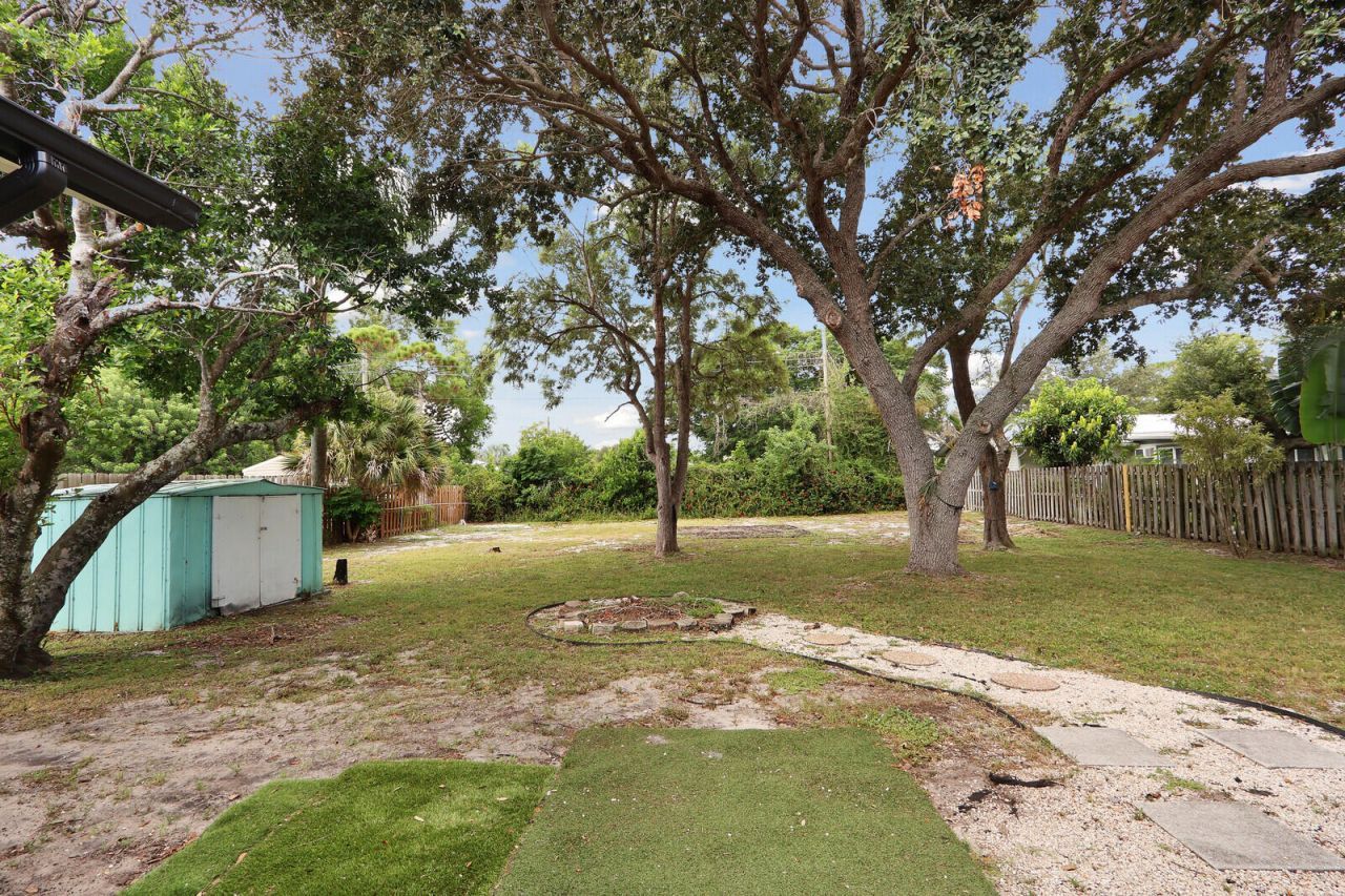 8340 SE Camellia Drive, Hobe Sound, FL 33455 Photo