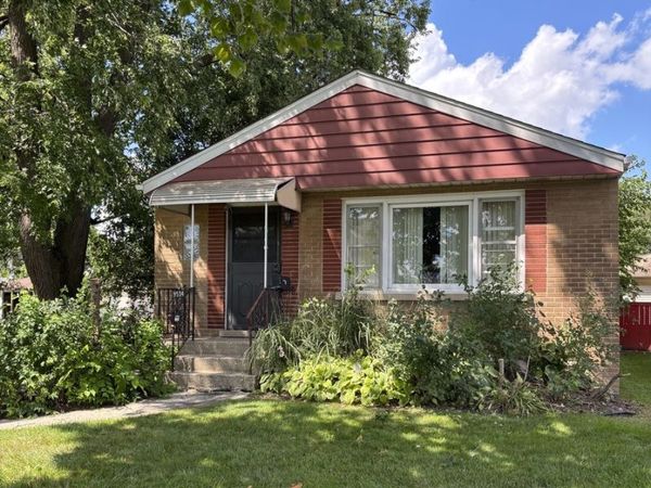 9534 Congress Park Avenue , Brookfield, IL 60513