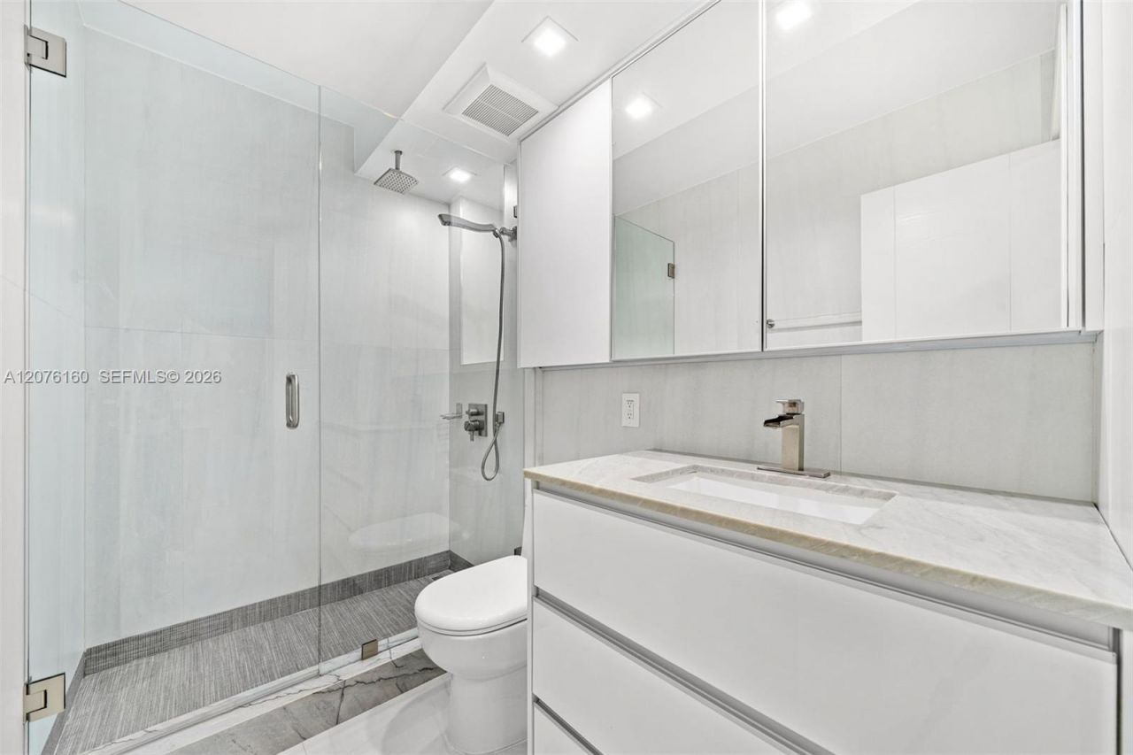 400 Kings Point Dr , Unit 822-23, Sunny Isles Beach, FL 33160 Photo