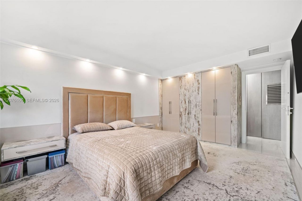 400 Kings Point Dr , Unit 822-23, Sunny Isles Beach, FL 33160 Photo