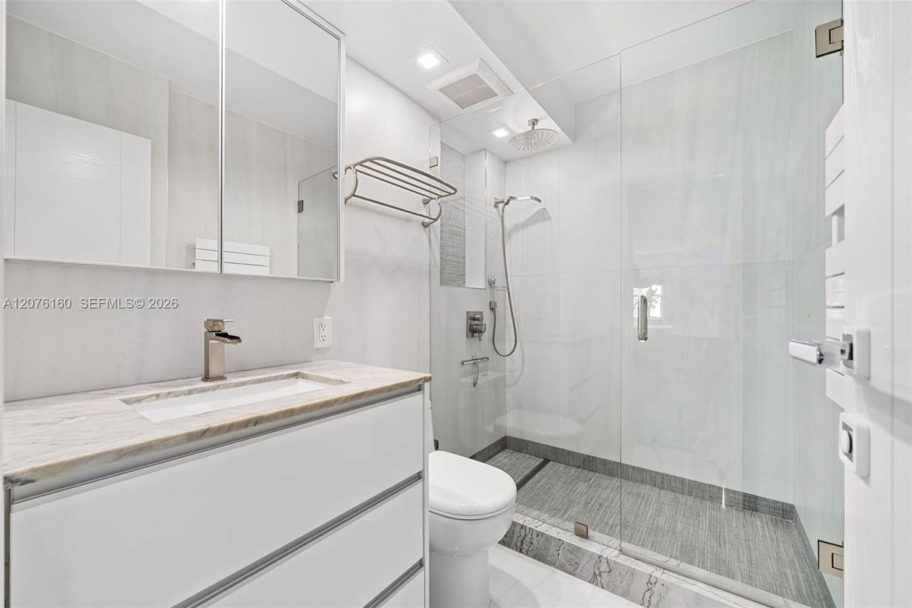 400 Kings Point Dr , Unit 822-23, Sunny Isles Beach, FL 33160 Photo