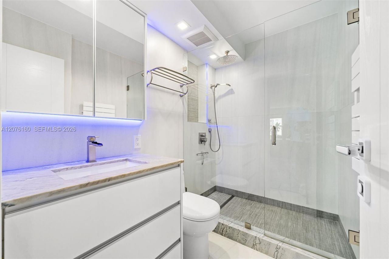 400 Kings Point Dr , Unit 822-23, Sunny Isles Beach, FL 33160 Photo