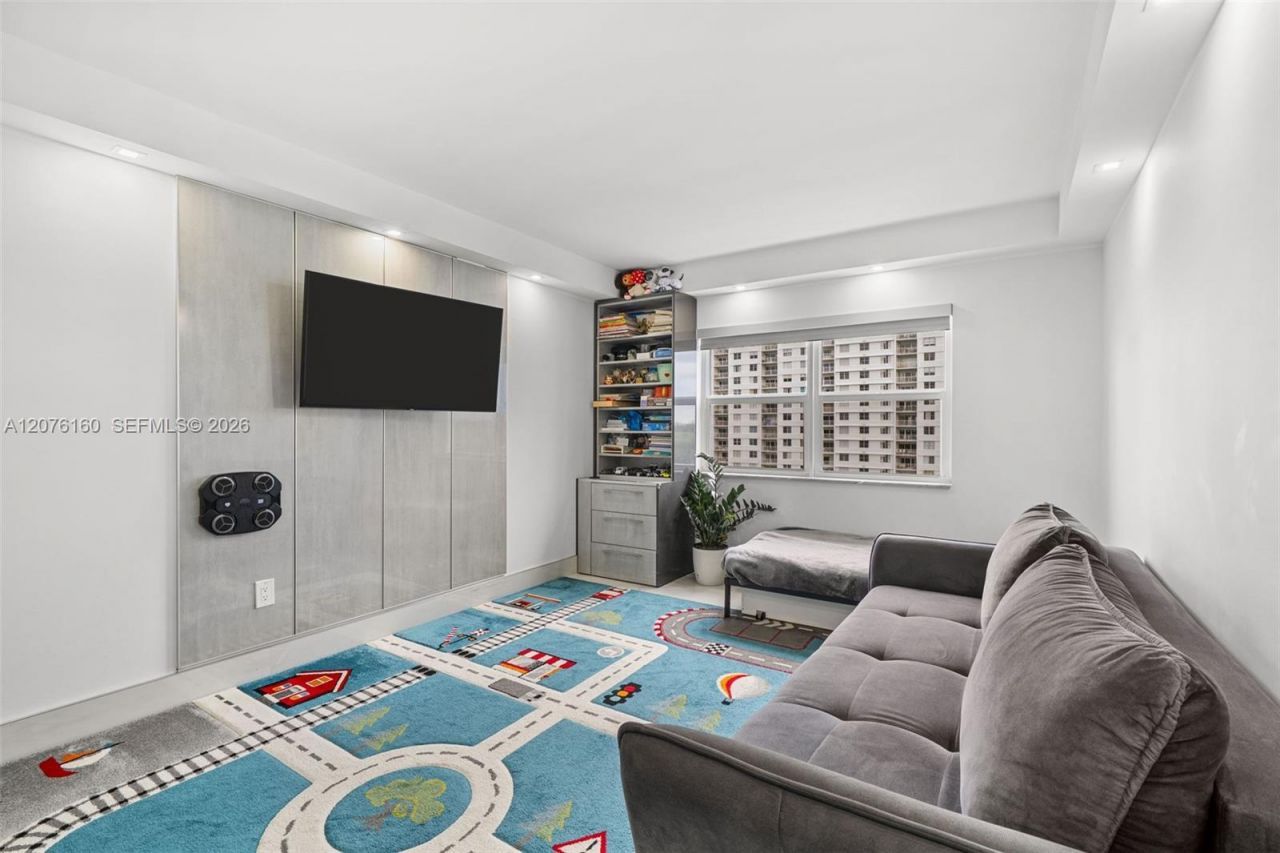 400 Kings Point Dr , Unit 822-23, Sunny Isles Beach, FL 33160 Photo