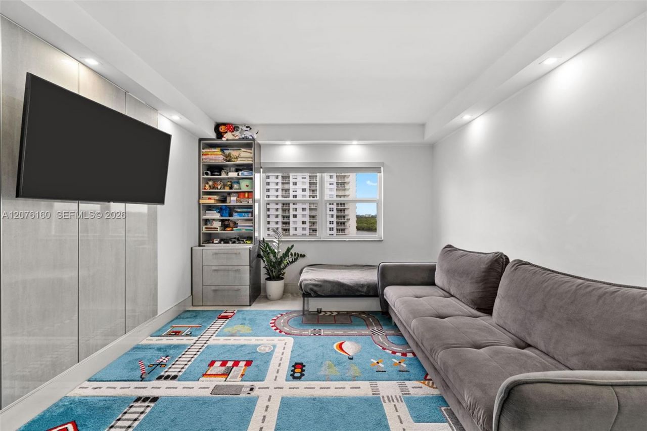 400 Kings Point Dr , Unit 822-23, Sunny Isles Beach, FL 33160 Photo