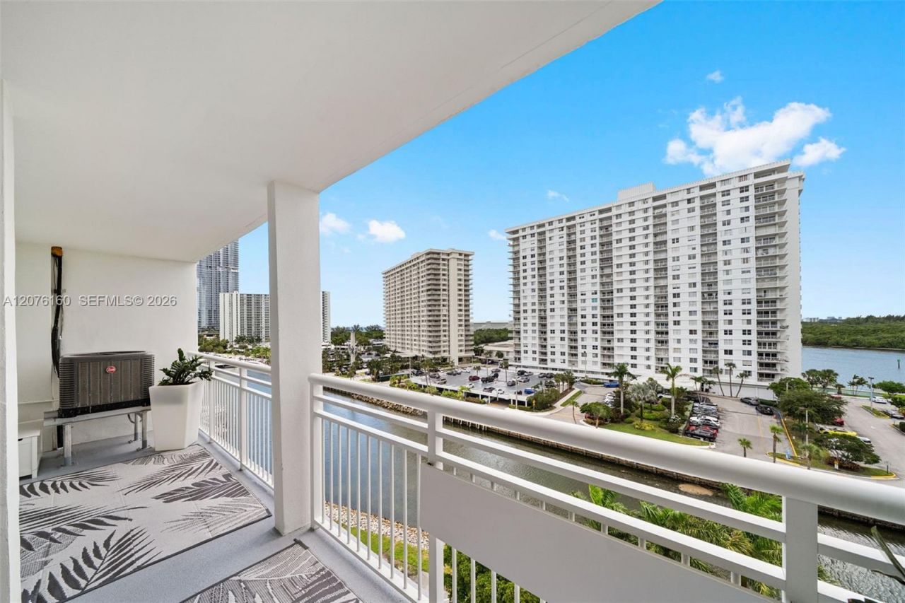 400 Kings Point Dr , Unit 822-23, Sunny Isles Beach, FL 33160 Photo
