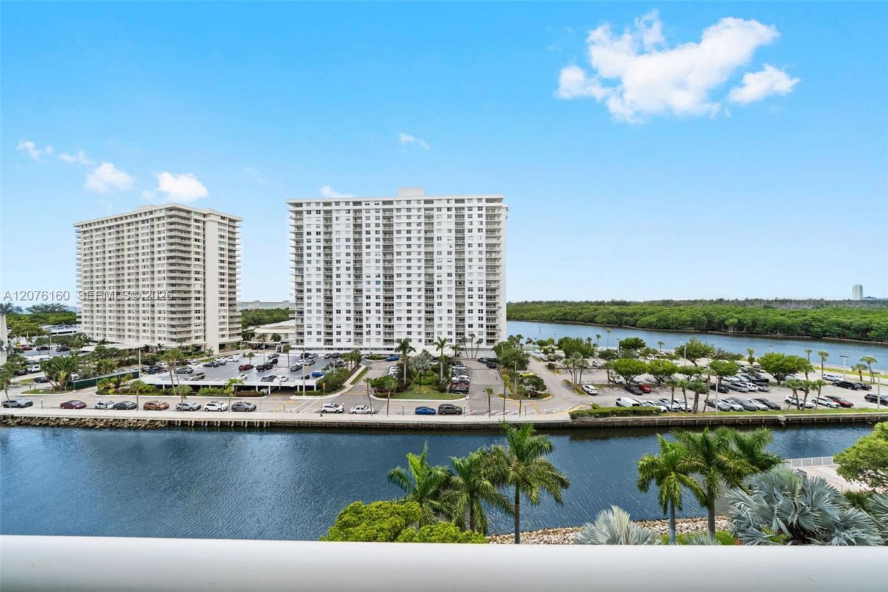 400 Kings Point Dr , Unit 822-23, Sunny Isles Beach, FL 33160 Photo