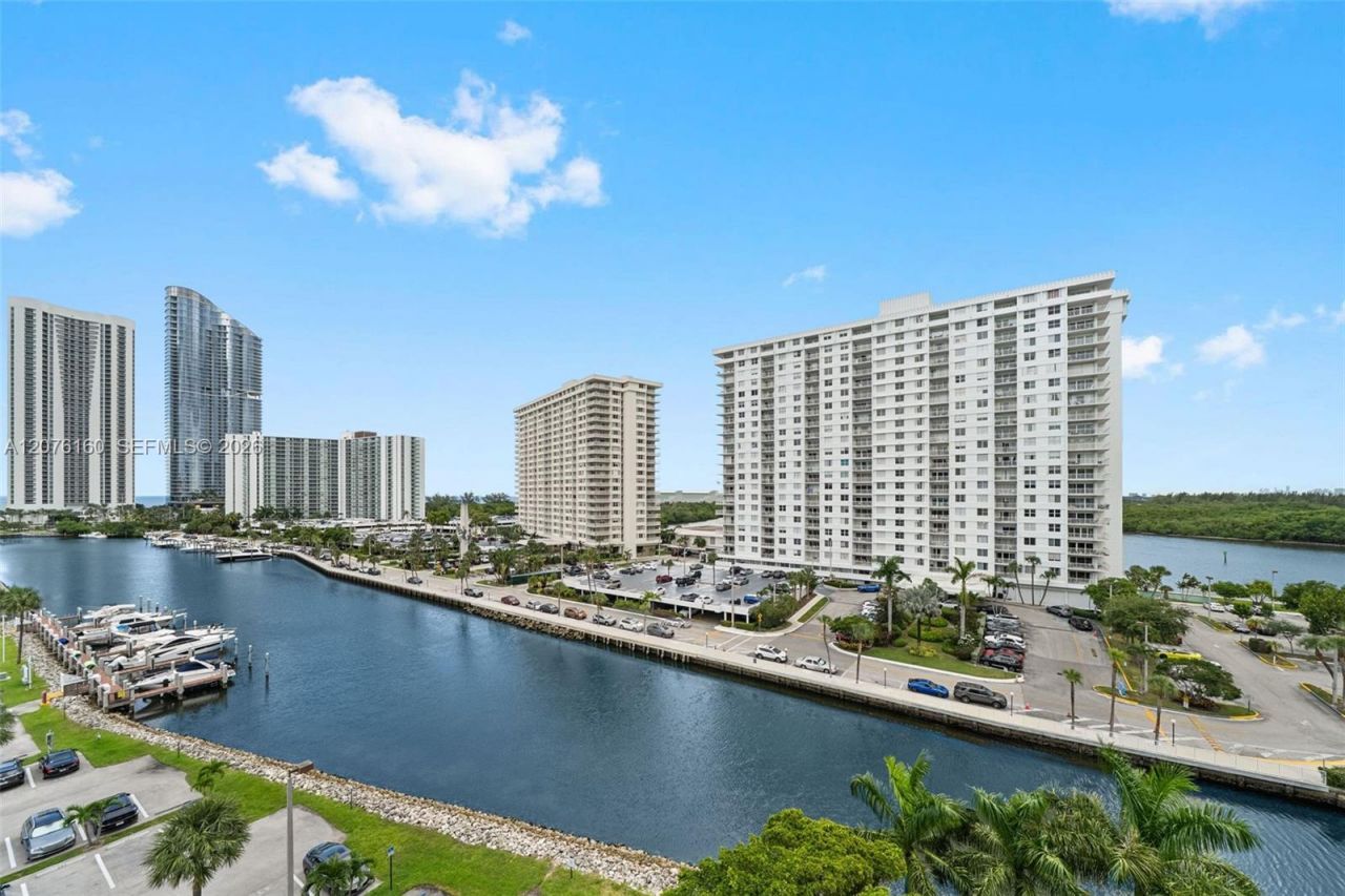 400 Kings Point Dr , Unit 822-23, Sunny Isles Beach, FL 33160 Photo