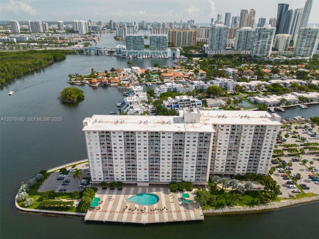 400 Kings Point Dr , Unit 822-23, Sunny Isles Beach, FL 33160 Photo