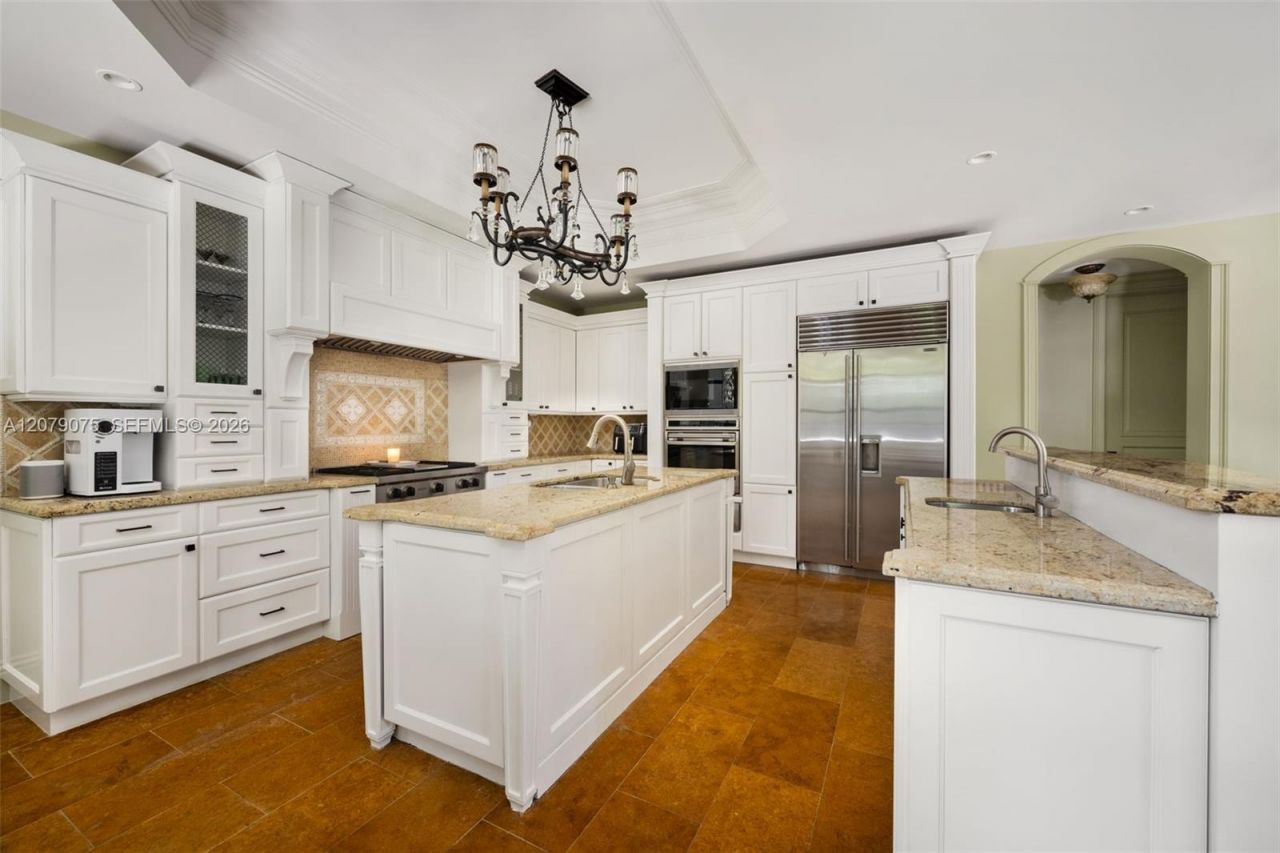 3740 Irvington Ave , Coconut Grove, FL 33133 Photo
