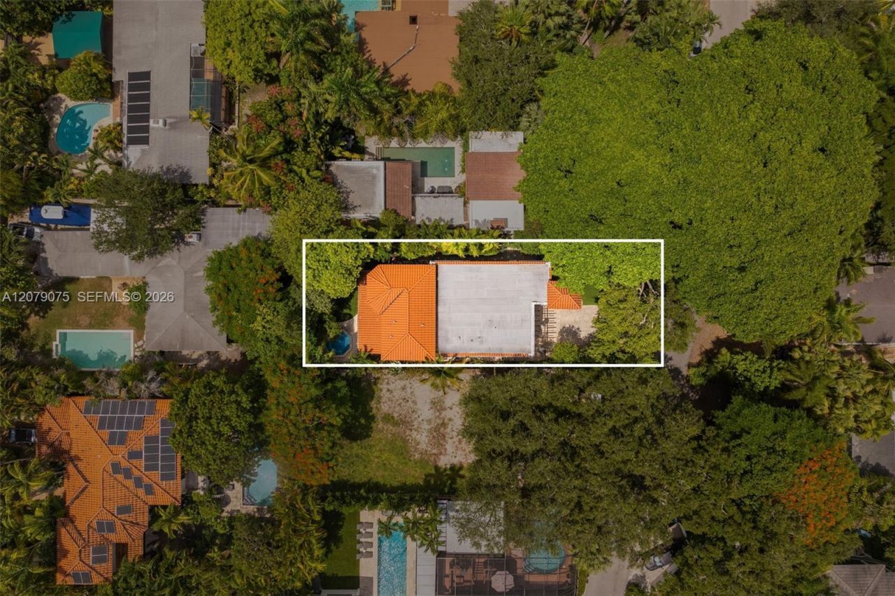 3740 Irvington Ave , Coconut Grove, FL 33133 Photo