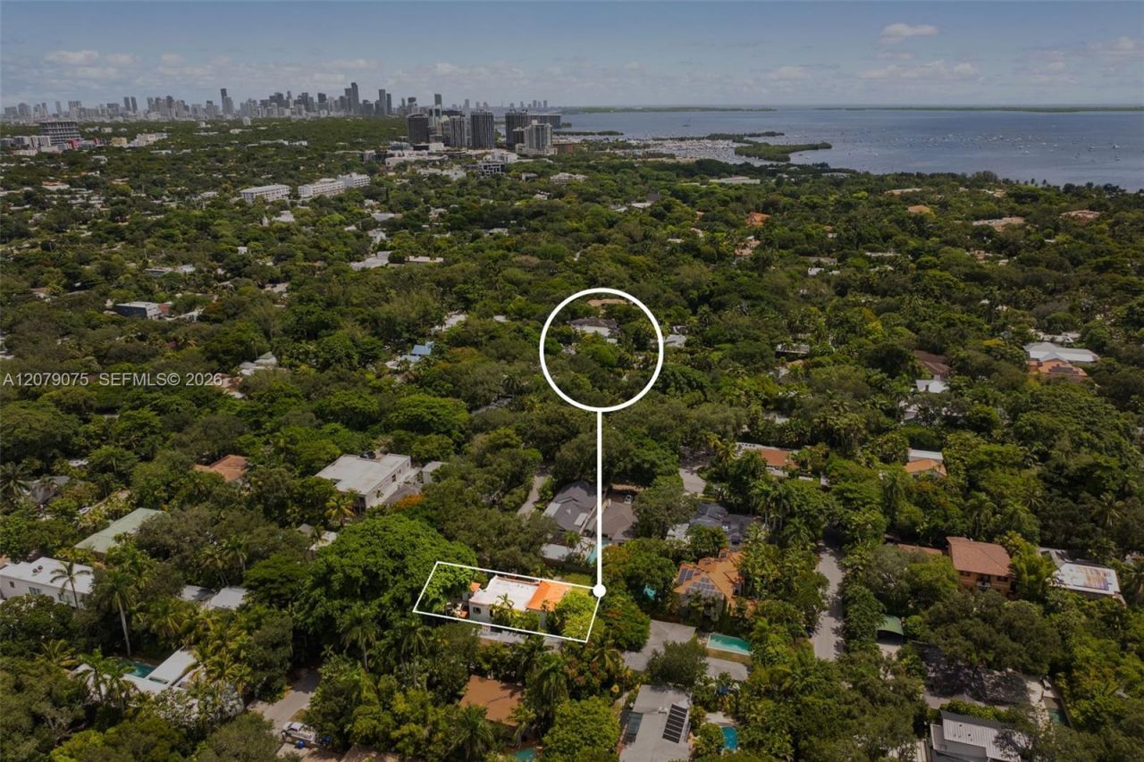 3740 Irvington Ave , Coconut Grove, FL 33133 Photo