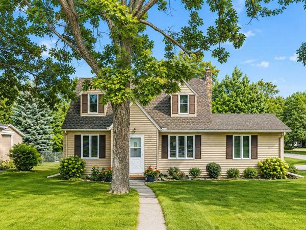 217 2nd Avenue NE, New London, MN 56273