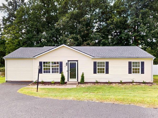 69 Woodside Drive, Bridgeport, WV 26330