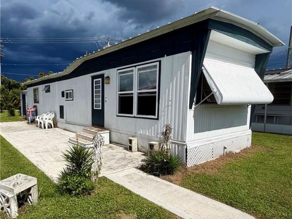2012 S Olga DR, Unit 5, FORT MYERS, FL 33905